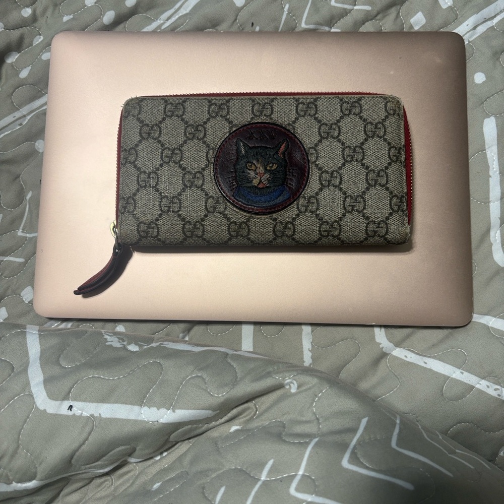 Gucci Beige and Red Cat Motif Wallet - Picture 5 of 5